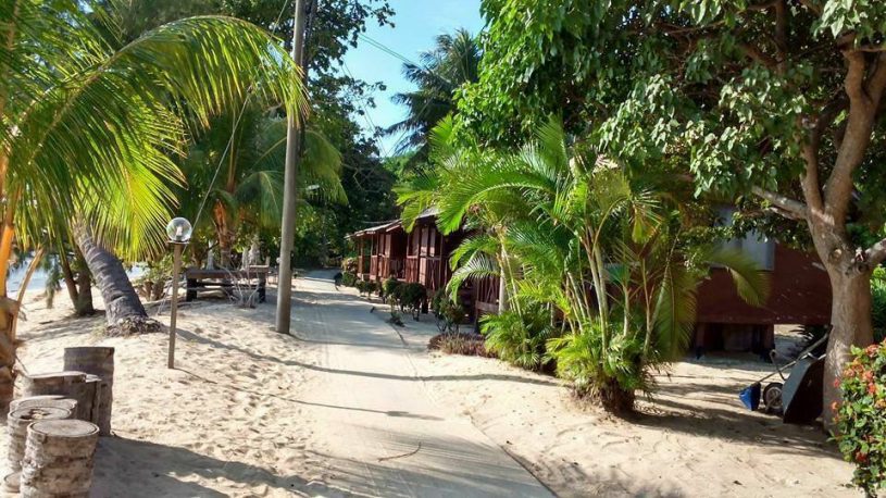 (2021) 2D1N Relax At Dumba Bay Resort, Pulau Tioman - AMI Travel & Tours